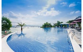 D'Lioro Hotel & Resort